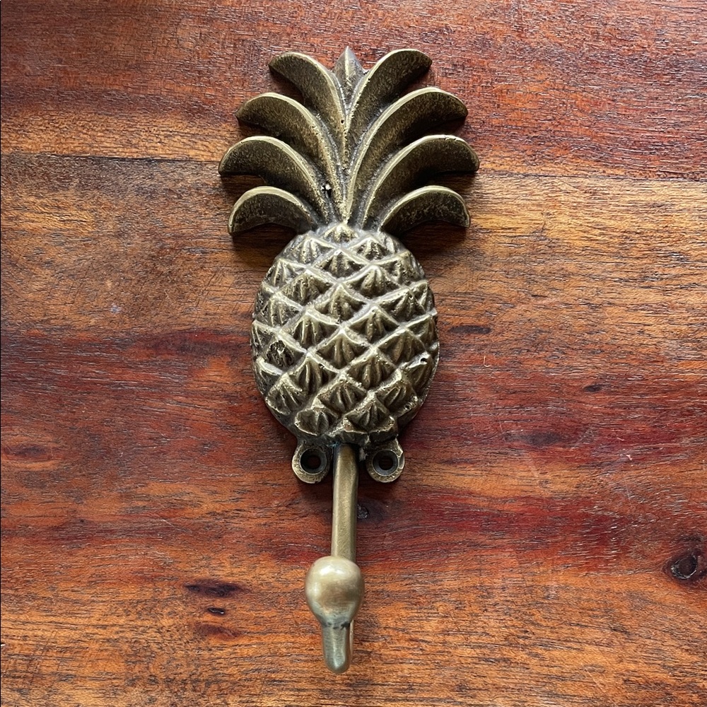 Gold Metal Pineapple Wall Hook